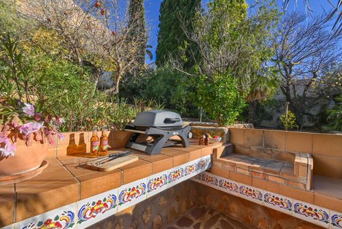 Olivo Villa rústica y clásica con piscina privada en Jávea, Costa Blanca, España para 4 personas. La casa está situada en una zona residencial de playa....