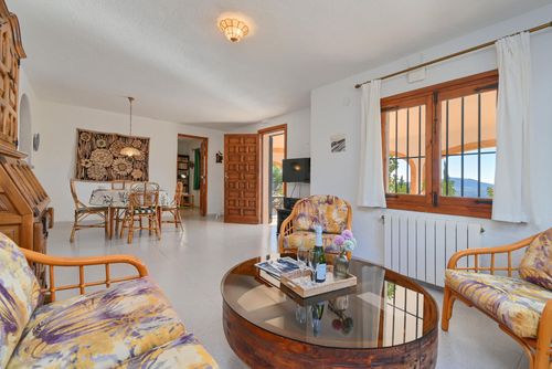 Olivo Villa rústica y clásica con piscina privada en Xàbia, Costa Blanca, España para 4 personas. La casa está situada en una zona residencial de playa....