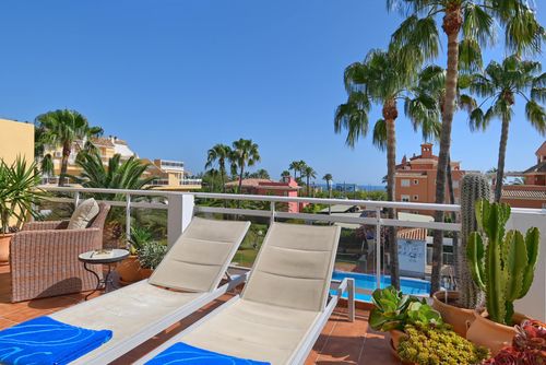 Jardines de Denia Beautiful and comfortable apartment with communal pool in Denia, Costa Blanca, Spain for 4 persons. The apartment is situated in a residential beach area, close to restaurants and bars, shops and supermarkets and at 200 m from Las Marinas, Denia beach....