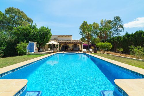 Villa Pinella Beautiful and romantic villa with a private pool in Denia, Costa Blanca, Spain for 6 people. The house is situated in a rural area and close to restaurants, bars, and supermarkets....