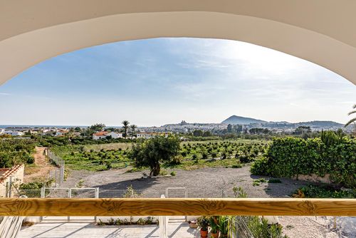Finca el Tossal Meravigliosa e confortevole villa con piscina riscaldata ad Altea, Costa Blanca, Spagna, per 8 persone. La casa è situata in una zona costiera, rurale e boschiva, a soli 1 km dalla spiaggia di Altea....