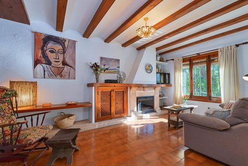 Casa Julieta Rustiek en klassiek vakantiehuis met gemeenschappelijk zwembad in Javea, Costa Blanca, Spanje voor 4 personen. Het huis is gelegen in een residentieel strandgebied, dichtbij restaurants en bars, 1 km van El Arenal, Javea strand en 1 km van Mediterráneo, Javea....