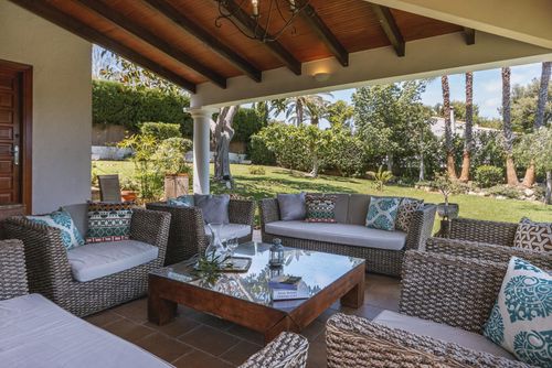 Belleza Große und luxuriöse Villa in Jávea, Costa Blanca, Spanien mit privatem Pool für 12 Personen. Das Haus befindet sich in einem Wohngebiet in Strandnähe und in der Nähe von Restaurants und Bars....