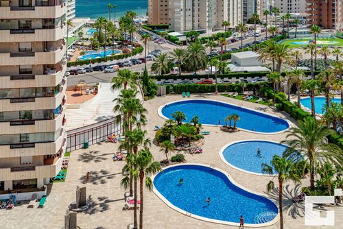 Coralbeach 28A - Grupo Turis Comfortable apartment with communal pool in Calpe, Costa Blanca, Spain for 6 persons. The apartment is situated close to restaurants and bars, shops and supermarkets, and is 100 m from La Fossa / Levante beach....