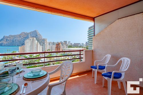 Coralbeach 28A - Grupo Turis Apartamento cómodo con piscina comunitaria en Calpe, Costa Blanca, España para 6 personas. El apartamento está situado cerca de restaurantes y bares, tiendas y supermercados, y se encuentra a 100 m de la playa de La Fossa / Levante....