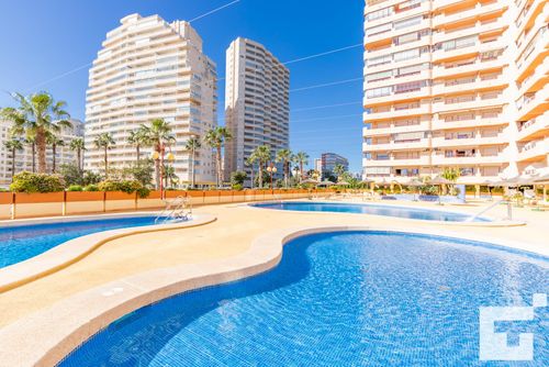Zafiro 35B - Grupo Turis Appartment in Calpe, Costa Blanca, Spanien, mit Gemeinschaftspool für 4 Personen. Das Apartment befindet sich in der Nähe von Restaurants und Bars, Geschäften und Supermärkten und ist nur 25 m vom Strand La Fossa / Levante entfernt....