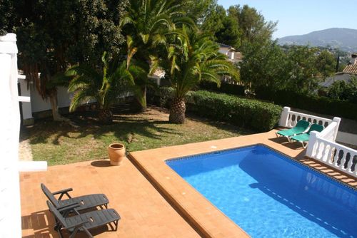 Barry Geweldige en klassieke villa in Moraira, Costa Blanca, Spanje met privé zwembad voor 10 personen. Het huis is gelegen in een woonwijk en ligt op 1 km van het strand van Cala Andrago....