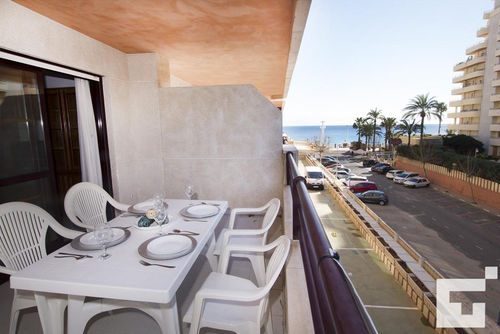 Topacio I 32A Apartment in Calpe, Costa Blanca, Spain with communal pool for 6 persons. The apartment is situated close to restaurants and bars, shops and supermarkets, and is 100 m from Levante or La Fossa beach....