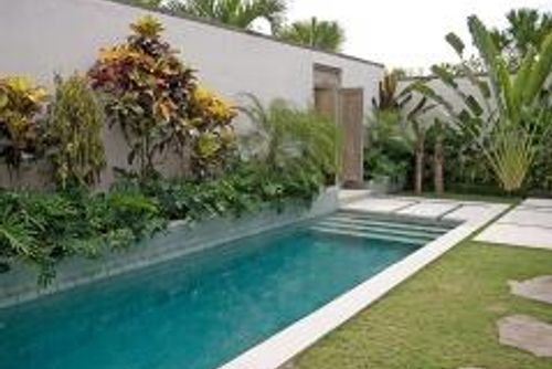 Saba Arjuna Bellissima e lussuosa villa a Canggu, Bali, Indonesia, con piscina privata per 2 persone. La villa si trova in una zona residenziale, vicina a ristoranti e bar, negozi, supermercati e un campo da tennis, a 1 km dalla spiaggia di Batu Belig....