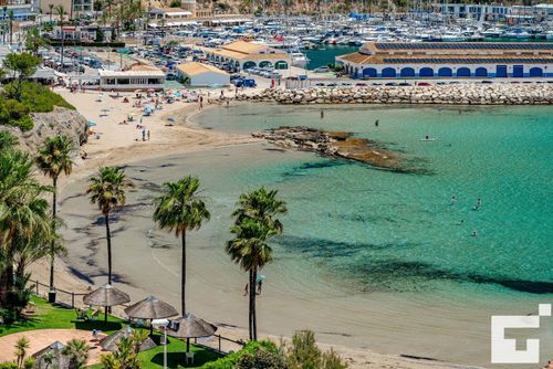 Bernia al Mar 8B Beautiful and comfortable apartment with communal pool in Calpe, Costa Blanca, Spain for 4 persons. The apartment is situated close to restaurants and bars, shops and supermarkets, and is 25 m from Cantal Roig beach....