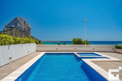 Bernia al Mar 9A Beautiful and comfortable apartment in Calpe, Costa Blanca, Spain with communal pool for 5 persons. The apartment is situated close to restaurants and bars, shops and supermarkets, and is just 25 m from Cantal Roig beach....