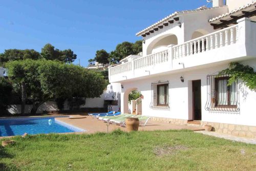 Barry 6 LT Klassisches und liebevolles Ferienhaus mit privatem Pool in Moraira, Costa Blanca, Spanien für 6 Personen. Das Haus befindet sich in einer Wohngegend und ist 3 km vom Strand Cala Andrago entfernt....