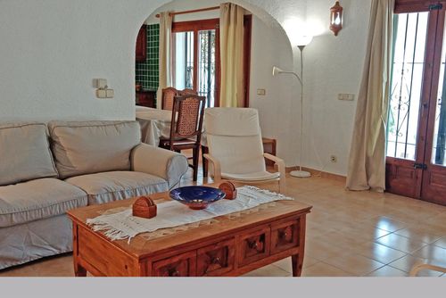 Barry 6 LT Maison de vacances classique et charmante avec piscine privée à Moraira, Costa Blanca, Espagne, pour 6 personnes. La maison est située dans un quartier résidentiel et se trouve à 3 km de la plage de Cala Andrago....