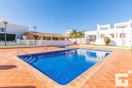 Mirador de Bassetes 5 Comfortable villa with communal pool in Calpe, Costa Blanca, Spain for 4 persons. The house is situated in a residential area and is 2 km from La Fustera beach....