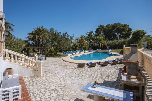 Adsubia 6 Magnifique et charmante villa à Jávea, Costa Blanca, Espagne, avec piscine privée pour 6 personnes. La maison est située dans un quartier résidentiel balnéaire, à proximité de restaurants, bars et supermarchés, à 1 km de la plage El Arenal, Jávea, et à 1 km de la mer Méditerranée, Jávea....