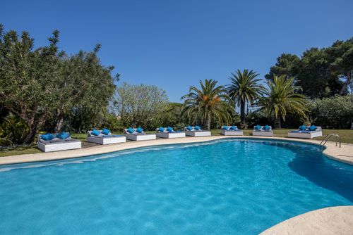 Adsubia 16 Large and nice villa in Javea, Costa Blanca, Spain with private pool for 16 persons. The house is situated in a residential beach area, close to restaurants, bars and supermarkets, at 1 km from El Arenal, Javea beach and at 1 km from the Mediterranean Sea, Javea....