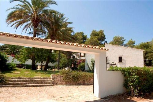 Tosalet Complex Villa avec piscine commune à Javea, Costa Blanca, Espagne pour 16 personnes. La maison est située dans une zone rurale, boisée et résidentielle....