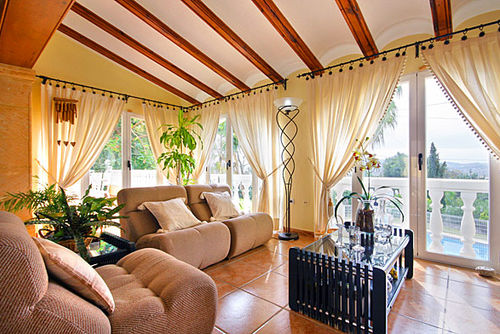 Les Carrasquetes 4 pax Grande et charmante villa à Xàbia, Costa Blanca, Espagne avec piscine privée pour 4 personnes. La maison est située dans une zone côtière, boisée et résidentielle, à proximité de restaurants et de bars....