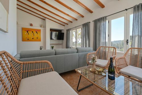 Les Carrasquetes 4 pax Large and lovely villa in Xàbia, Costa Blanca, Spain with private pool for 4 persons. The house is situated in a coastal, wooded and residential area and close to restaurants and bars....