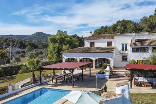 Casa Rosalia 8 pax Komfortable Villa mit privatem Pool in Javea, Costa Blanca, Spanien für 8 Personen. Das Haus befindet sich in einer ländlichen und bewaldeten Strandgegend....