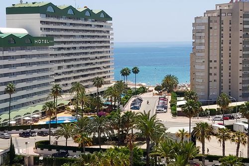 Ambar Beach 18D Comfortable apartment with communal pool in Calpe, Costa Blanca, Spain for 6 persons. The apartment is situated close to restaurants and bars, shops and supermarkets, and is 100 m from La Fossa / Levante beach....
