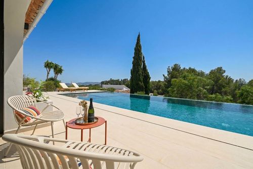 Casa Renata Modern and comfortable villa in Xàbia, Costa Blanca, Spain with private pool for 10 persons. The house is situated in a residential beach area....