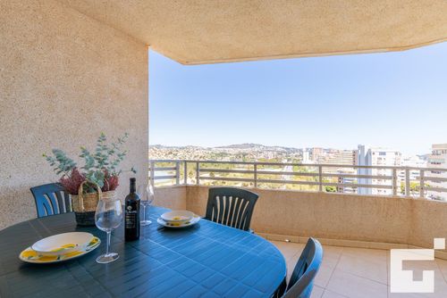 Apolo XVII 31 Apartamento en Calpe, Costa Blanca, España, con piscina comunitaria para 4 personas. El apartamento está situado cerca de restaurantes y bares, tiendas y supermercados, y se encuentra a 25 m de la playa de La Fossa / Levante....