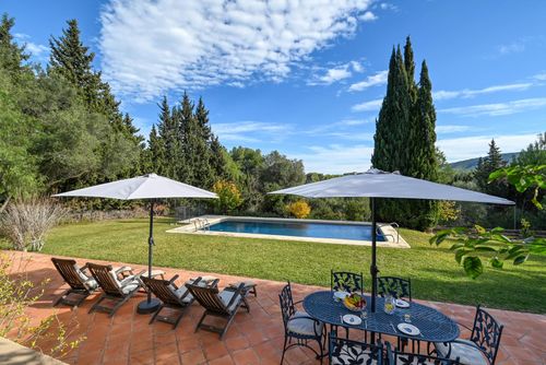 Yuca Villa met privé zwembad in Xàbia, Costa Blanca, Spanje voor 6 personen. Het huis is gelegen in een kust-, bosrijke en residentiële omgeving....