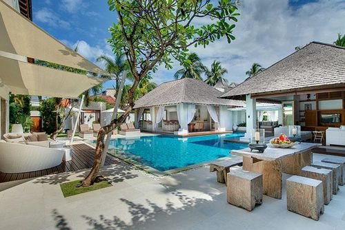 Jajaliluna Large and luxurious villa in Seminyak, Bali, Indonesia with private pool for 8 persons. The villa is situated in a residential area and is 2 km from Seminyak beach....