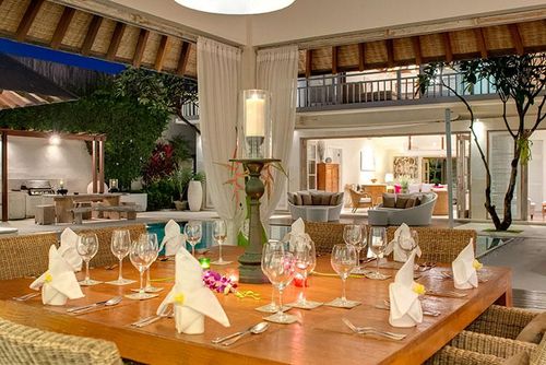 Jajaliluna Large and luxurious villa in Seminyak, Bali, Indonesia with private pool for 8 persons. The villa is situated in a residential area and is 2 km from Seminyak beach....