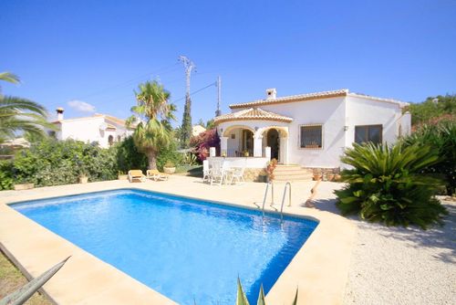 Marycar Belle et romantique villa à Xàbia, Costa Blanca, Espagne avec piscine privée pour 4 personnes. La maison est située dans un quartier résidentiel....
