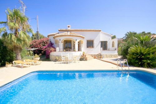 Marycar Wunderschöne und romantische Villa in Xàbia, Costa Blanca, Spanien mit privatem Pool für 4 Personen. Das Haus liegt in einer Wohngegend....