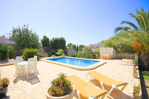 Marycar Wunderschöne und romantische Villa in Xàbia, Costa Blanca, Spanien mit privatem Pool für 4 Personen. Das Haus befindet sich in einer Wohngegend....
