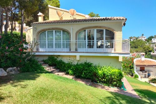 Maria 10 Große und komfortable Villa in Jávea, Costa Blanca, Spanien, mit privatem Pool für 8 Personen. Das Haus liegt in einer Küsten- und Wohngegend und ist 3 km vom Strand La Granadella entfernt....