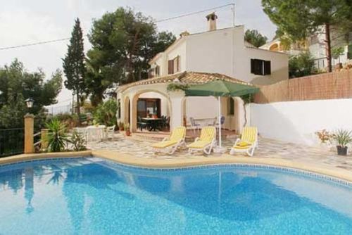 Bonestar Grande villa classique avec piscine privée à Jávea, Costa Blanca, Espagne pour 10 personnes. La maison est située dans un quartier côtier et résidentiel, à 2 km de la plage de La Grava....