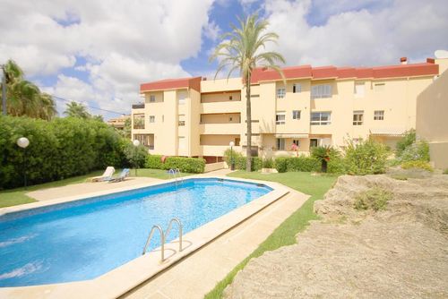 Montañar Modern en vrolijk appartement in Jávea, Costa Blanca, Spanje voor 4 personen. Het appartement is gelegen in een strandresort, in een woonwijk en op 100 meter van het Montañar strand....