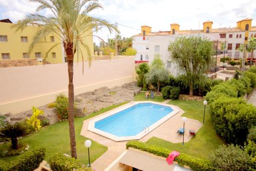 Montañar Modern and cheerful apartment in Jávea, Costa Blanca, Spain for 4 persons. The apartment is situated in a beach resort, in a residential area and 100 metres from Montañar beach....