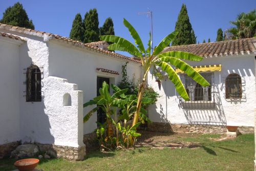 La Cartuja Large and pleasant villa with private pool in Jávea, Costa Blanca, Spain for 9 people. The house is situated in a coastal and residential area and is 3 km from La Grava beach....