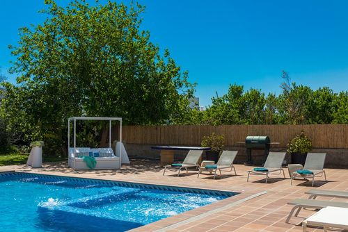 Fluksa Villa comfortable à Jesus, Ibiza, Espagne  avec piscine privée pour 8 personnes...