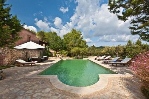 Niko Klassisk og komfortabel villa  med privat svømmebasseng i Santa Eulalia, Ibiza, Spania for 6 personer...