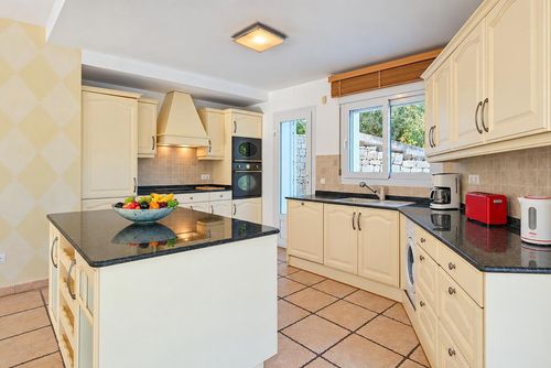 Villa Jarmila 4 pax: Jávea, Costa Blanca, España. Comedor y Cocina abierta