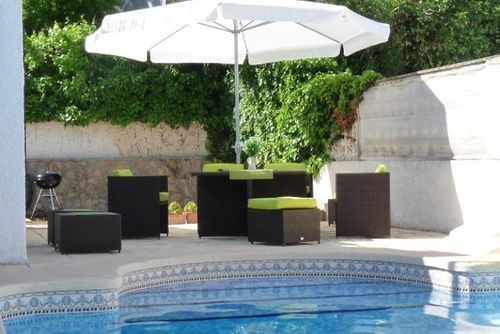 Annette Meravigliosa e luminosa villa ad Albir, Costa Blanca, Spagna, con piscina privata per 6 persone. La casa è situata in una zona residenziale vicino alla spiaggia, a pochi passi da ristoranti e bar, negozi e supermercati, a 500 m dalla spiaggia di Albir e a 0,5 km da Albir....