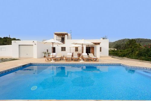 Naranja Villa pedesaan dan nyaman  dengan kolam renang pribadi di Cala Llonga, Ibiza, Spain untuk 6 orang...