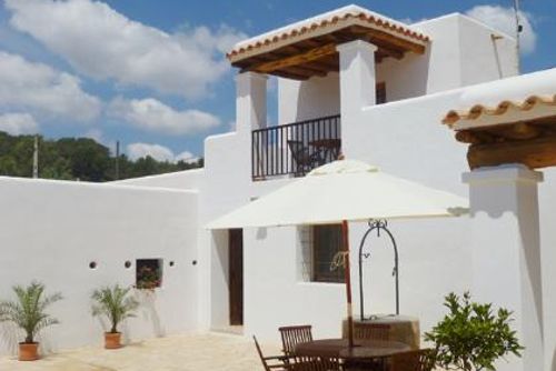Naranja Rustik och mysig villa i Cala Llonga, på Ibiza, Spain  med privat bassäng för 6 personer...
