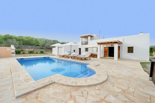 Naranja Villa pedesaan dan nyaman  dengan kolam renang pribadi di Cala Llonga, Ibiza, Spain untuk 6 orang...