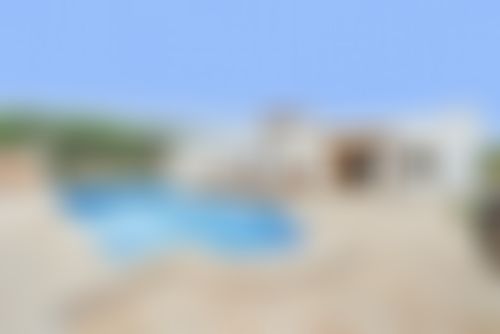 Naranja Rustieke en gezellige villa in Cala Llonga, op Ibiza, Spanje  met privé zwembad voor 6 personen...