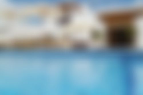 Naranja Villa rústica y acogedora en Cala Llonga, Ibiza, España  con piscina privada para 6 personas...