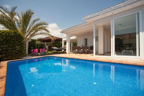 Casa Rufina Bequeme Villa mit privatem Pool in Altea, Costa Blanca, Spanien für 8 Personen. Das Haus befindet sich in einem Wohngebiet....