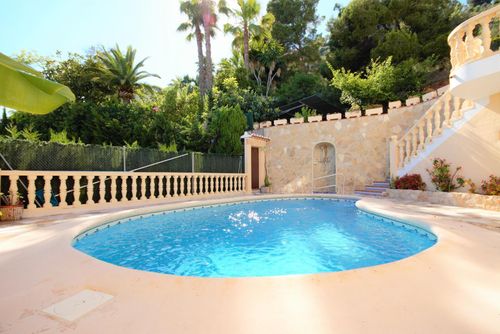 Impala Большая и комфортабельная вилла в Хавее, Коста-Бланка, Испания, с частным бассейном на 6 человек. Дом расположен в жилом районе и в 3 км от пляжа Ла Грава....