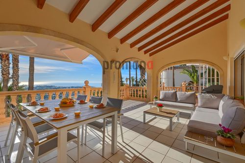 Villa Don Ernesto Große und luxuriöse Villa mit privatem Pool in Moraira, Costa Blanca, Spanien für 6 Personen. Die Villa befindet sich in einem Wohngebiet in Strandnähe und ist 2 km vom Strand entfernt....